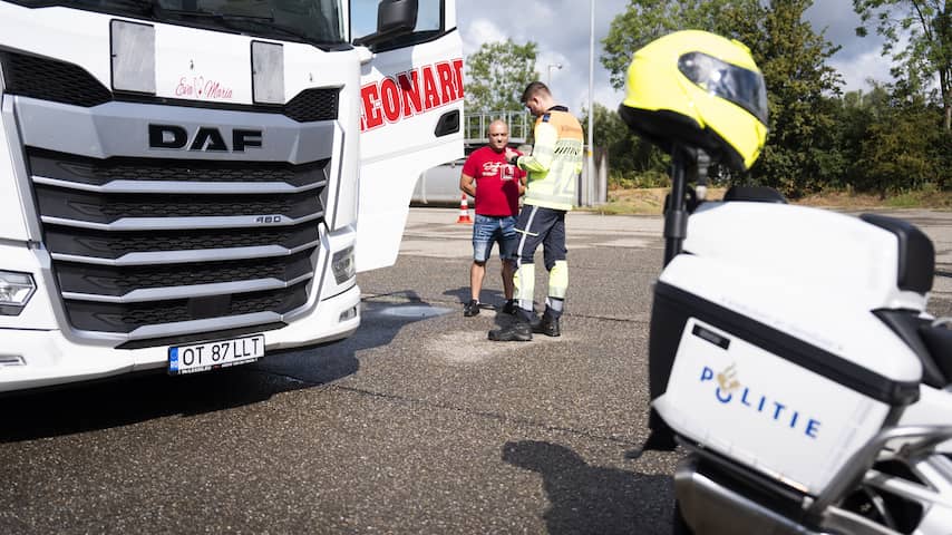 34 boetes op Merwedebrug op eerste dag van politieactie tegen vrachtwagens