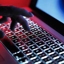 Overheid haalt in twee jaar honderden keren terroristische inhoud offline