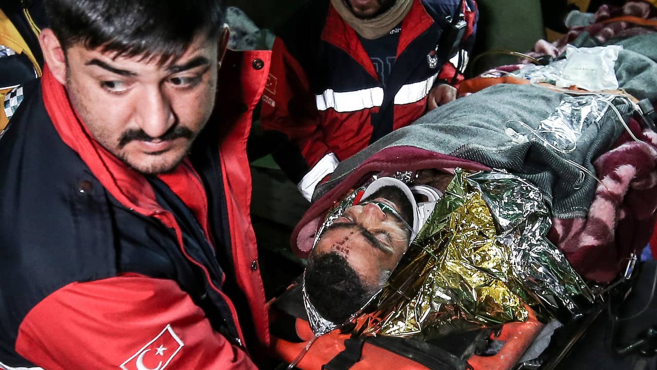 Hoe overleef je meer dan een week onder het puin? | NU.nl