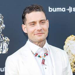 Douwe Bob spant kort geding aan tegen Yesilgöz vanwege video over 'Jodenhaat'