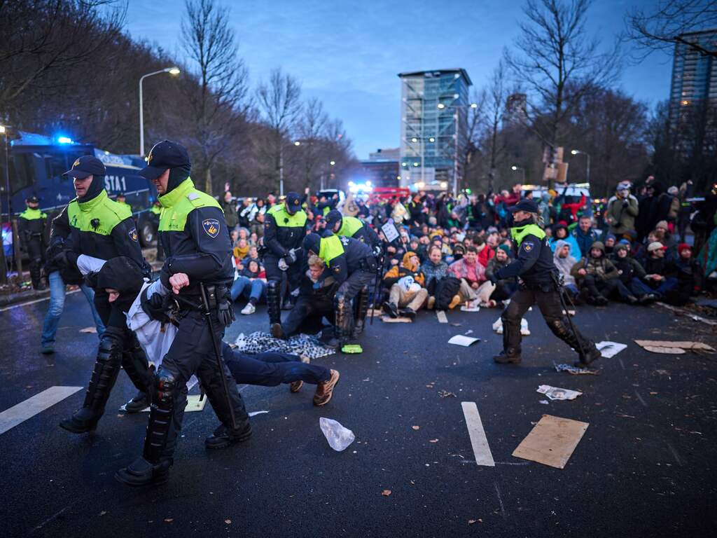 Rechter heft 'buitenproportioneel' gebiedsverbod Extinction Rebellion-activisten op