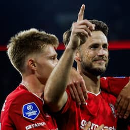 Dubieuze penalty en primeur Van den Belt helpen Twente aan zege op Fortuna