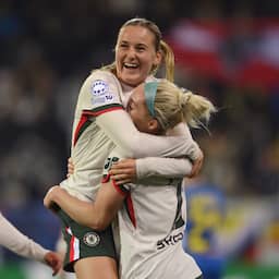 Wieke Kaptein draagt met goal bij aan 0-6-zege Chelsea in Champions League