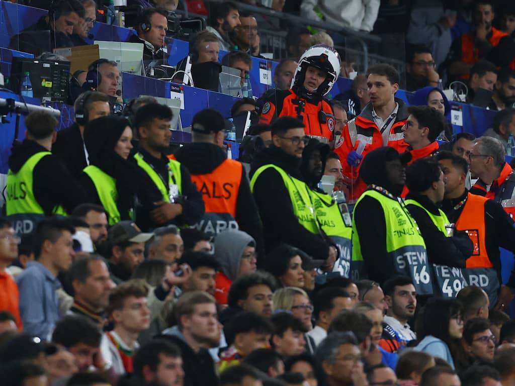 Supporter overleden na val van tribune tijdens Nations League-finale in München