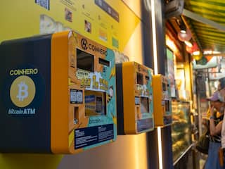 Waarde van bitcoin is nog maar de helft van recordbedrag in oktober ...