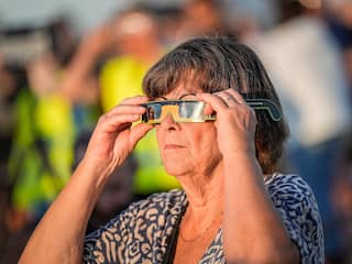 Drie mensen naar Oogziekenhuis Rotterdam met vlek in zicht na eclips