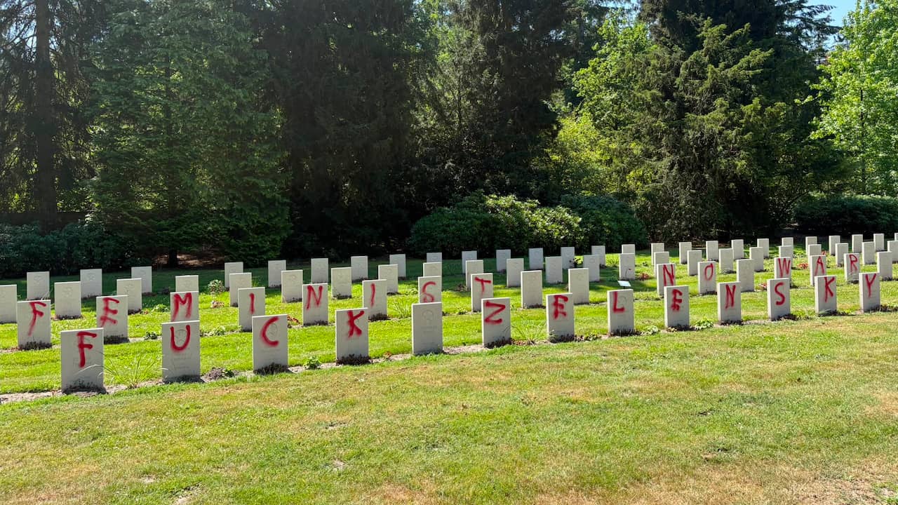 150 graven van Sovjet-ereveld in Leusden beklad: 'Fuck Zelensky, fuck Putin'