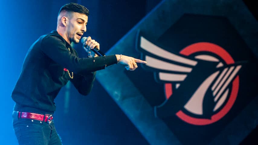 Publiek juicht rapper Boef toe op Noorderslag na nummer over ophef ...