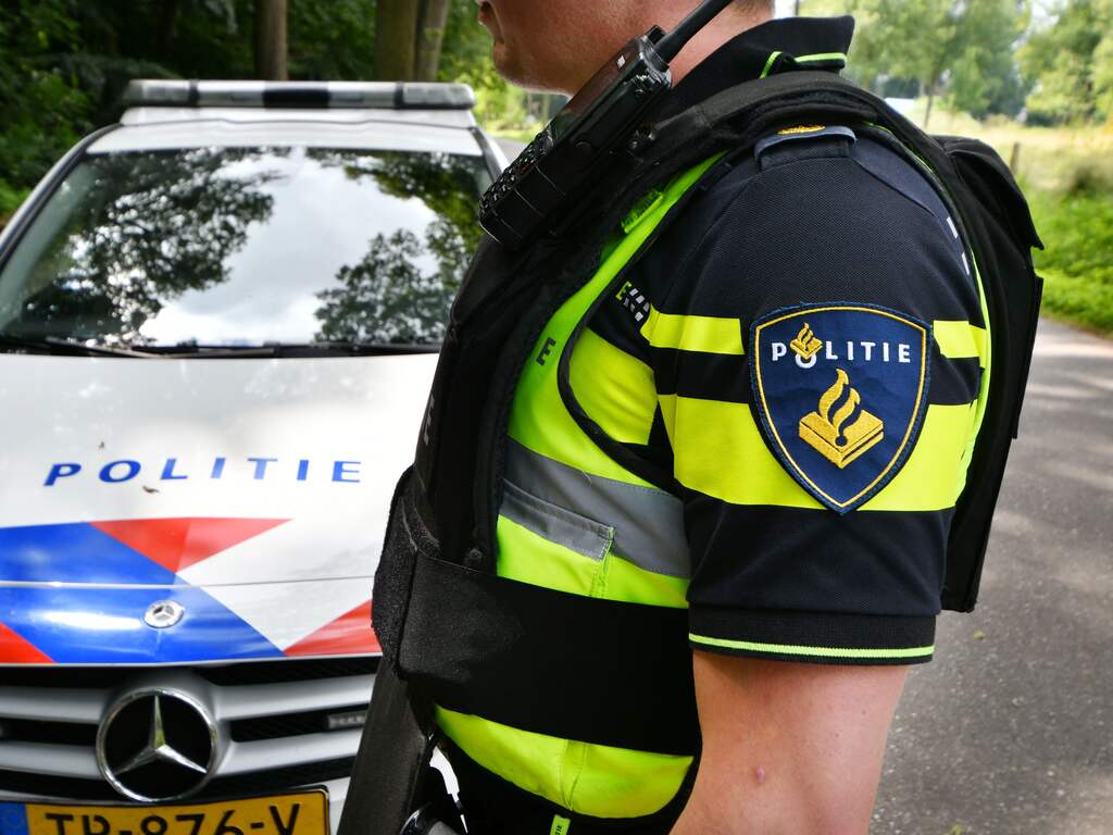Twee mannen aangehouden na vondst van lichaam in woning Amsterdam