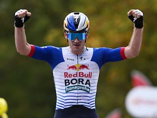 Mick van Dijke boekt langverwachte eerste profzege in Eneco Tour