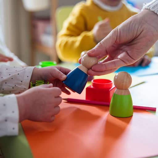 Illustratie bij: Eigen bijdrage van ouders voor bijna gratis kinderopvang wordt iets hoger