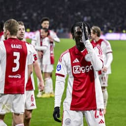 Opgeleefd Ajax wint Klassieker en duwt Feyenoord dieper in de problemen