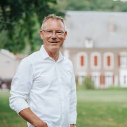 Illya uit B&B Vol liefde zet Frans chateau te koop voor ruim 1,3 miljoen euro