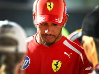 Hamilton vindt wedstrijdleiding Formule 1 te voorzichtig in regen: 'Laten we racen'