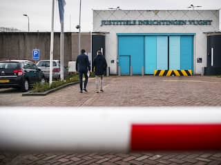 Directeur gevangeniswezen: 'Gevangenen verspreiden informatie via advocaat'