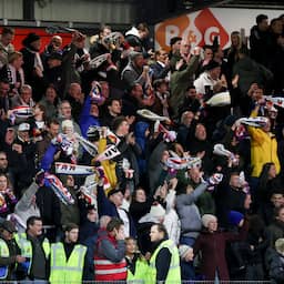 Telstar-fan krijgt landelijk stadionverbod voor gooien van bier naar grensrechter