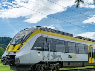 Deutsche Bahn-medewerker valt uit rijdende trein tijdens ruzie met reiziger