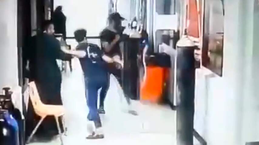 Beveiligingscamera filmt ontstaan fatale brand in Iraaks ziekenhuis