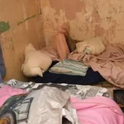 Vrouw 25 jaar vastgehouden als slaaf en mishandeld met bezemsteel in Engeland