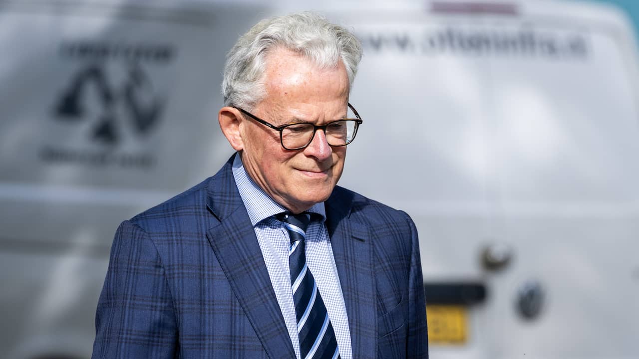 Ex-burgemeester Groningen ontkent opnieuw masturberen in auto: 'Wil eerherstel'