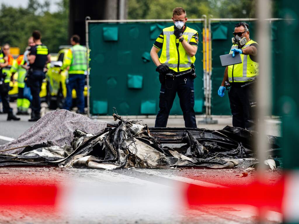 Piloot van neergestort vliegtuigje op A58 is 67-jarige man uit Roosendaal