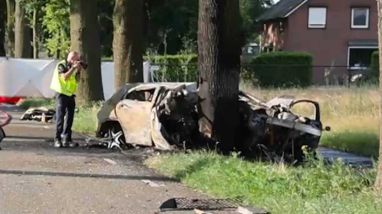 Twee doden bij auto-ongeluk in Noord-Brabant, onder wie 15-jarige jongen