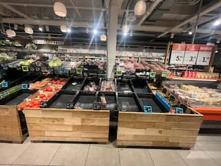 Albert Heijn-personeel verontschuldigt zich voor lege schappen: 'Niet hun schuld'