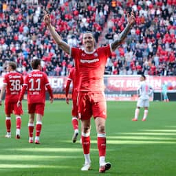 PSV lijdt eerste nederlaag in Eredivisie na comeback van FC Twente in slotfase