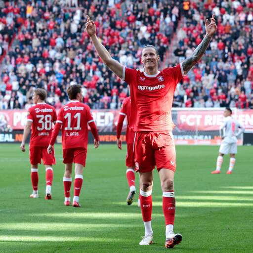 Illustratie bij: PSV lijdt eerste nederlaag in Eredivisie na comeback van FC Twente in slotfase