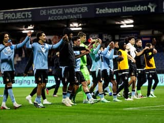Feyenoord klopt Telstar in spektakelstuk en profiteert van nederlaag PSV