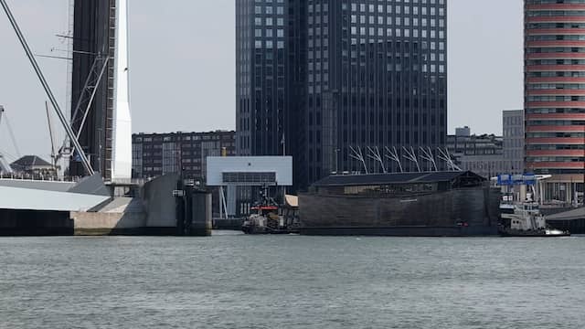Erasmusbrug gaat open voor 'ark van Noach'