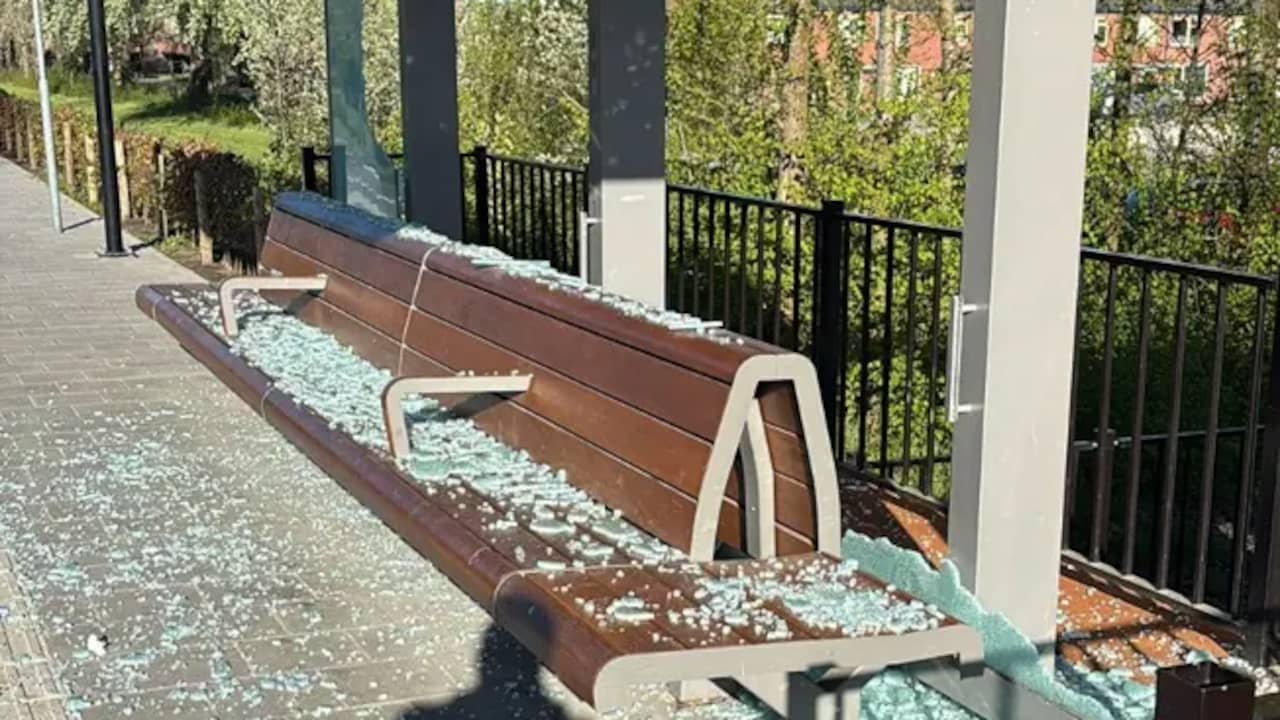 Grote vernielingen bij station Delfzijl met tienduizenden euro's aan schade