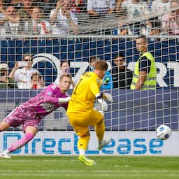 Keeper Koeman schrijft geschiedenis met twee benutte penalty's tegen Cambuur