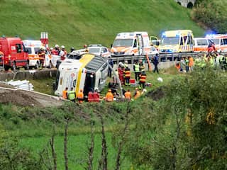 Verongelukte Nederlandse bus in Zwitserland week mogelijk uit voor rotsblok
