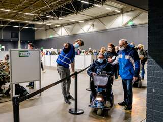 Boosterprik zonder afspraak op steeds meer plekken mogelijk