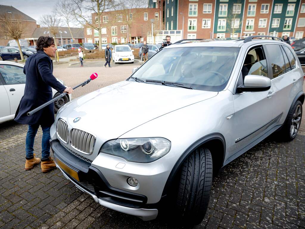 Politie houdt kerkganger aan die wordt verdacht van aanrijden journalist in Urk