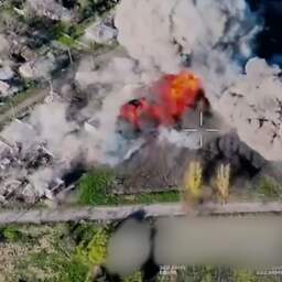 Video | Zelfrijdende kamikazewagens exploderen bij Russische linie in Donetsk