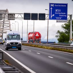 Vrachtwagens rijden tóch over onveilige Merwedebrug: 'Impact verbod is enorm'