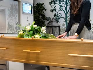 Drukte in uitvaartbranche door oversterfte: minder personeel en meer crematies