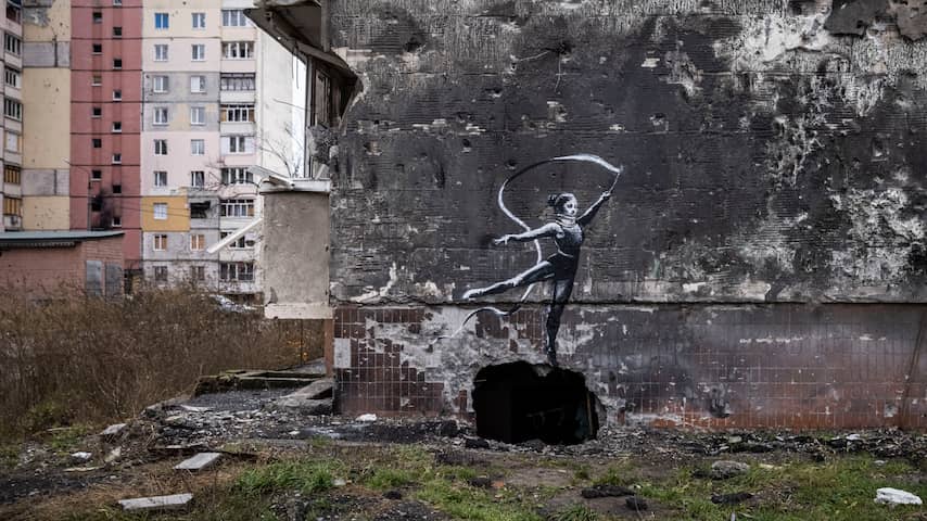 Graffitikunstenaar Banksy onthult nieuw werk in Oekraïense stad