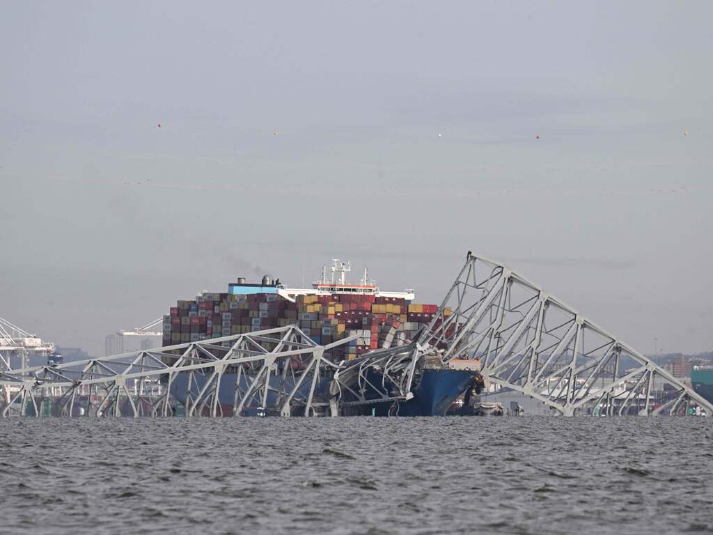 Schip dat kilometerslange Amerikaanse brug ramde waarschuwde voor aanvaring