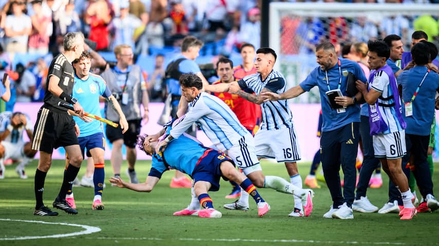 FIFA start onderzoek naar handgemeen na WK-finale tussen Spanje en Argentinië