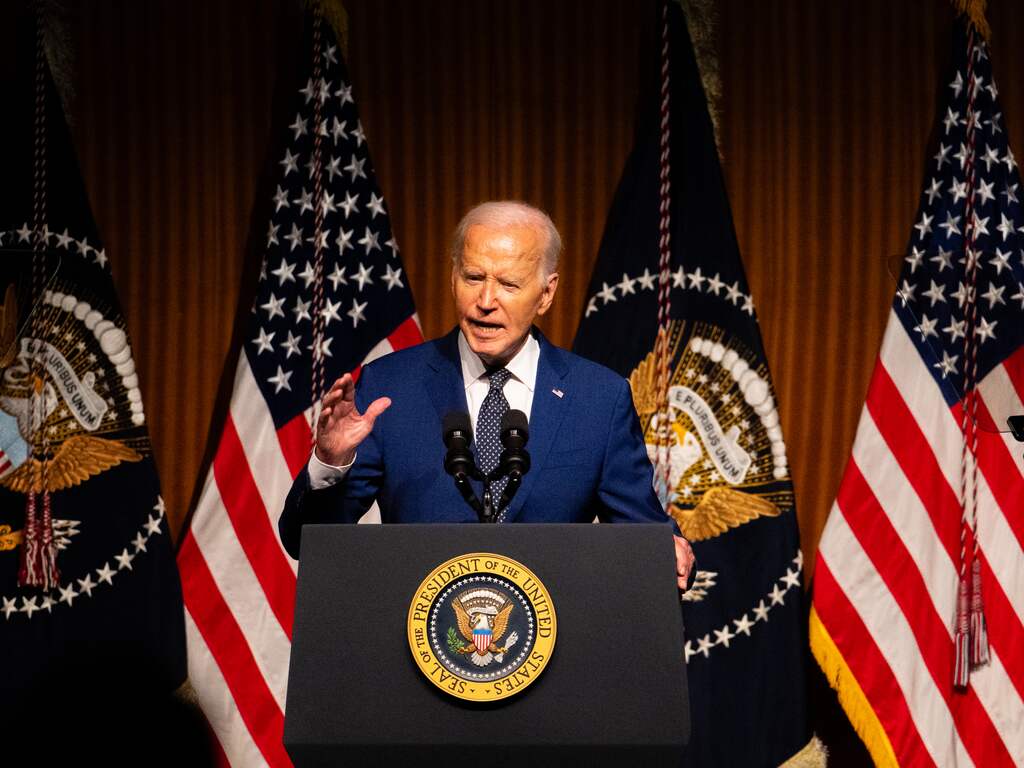 Amerikaanse president Biden bevestigt historische gevangenenruil met Rusland
