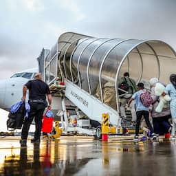 84 Syriërs vrijwillig op eerste Nederlandse repatriëringsvlucht naar Damascus