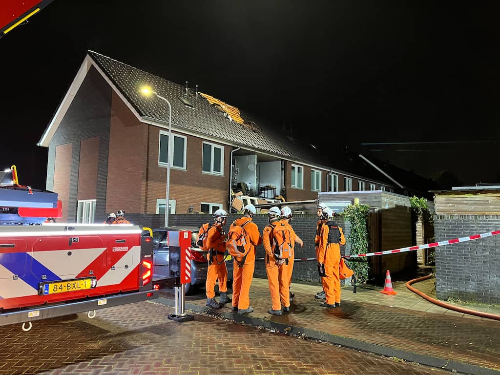 Achtergevel weggeblazen uit woning in Meppel na explosie