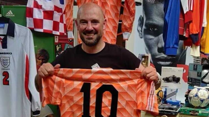 Het nu immens populaire EK-shirt van Oranje werd in 1988 verafschuwd | EK  voetbal | NU.nl