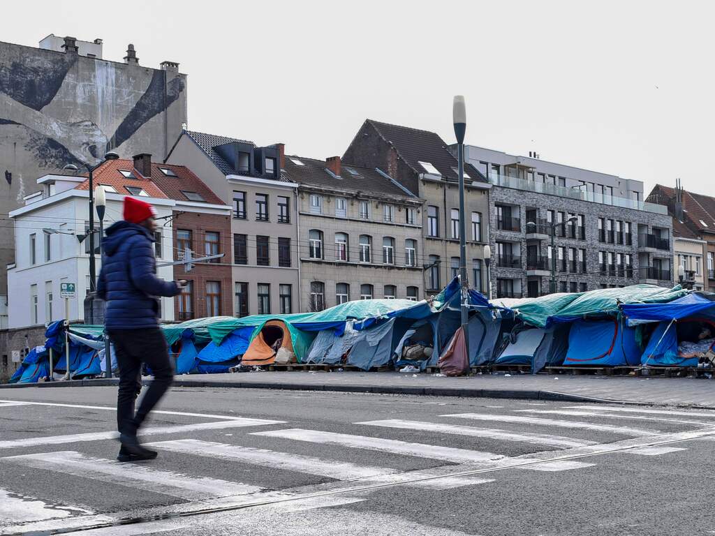 België vangt tijdelijk geen alleenstaande mannelijke asielzoekers op
