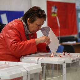 Regeringspartij van Poetin leidt bij verkiezingen zonder oppositie in Rusland