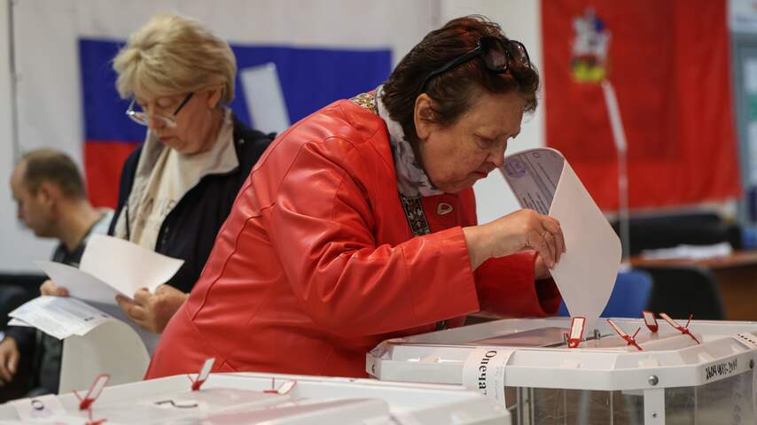 Foto bij Regeringspartij van Poetin leidt bij verkiezingen zonder oppositie in Rusland