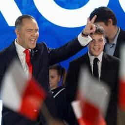 Conservatieve Nawrocki wint Poolse verkiezingen, harde klap voor regering-Tusk